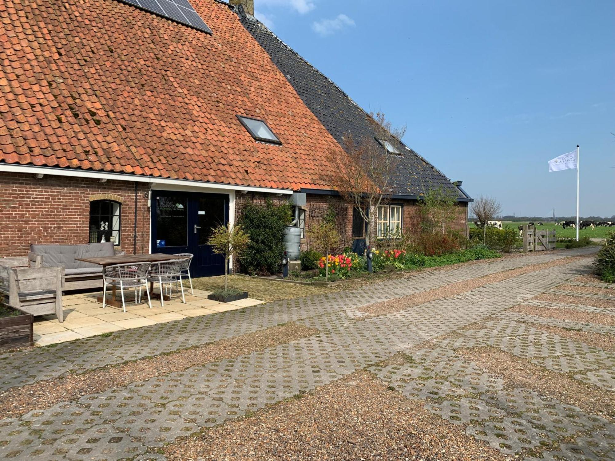 Logeerboerderij De Salix Villa Hitzum Dış mekan fotoğraf